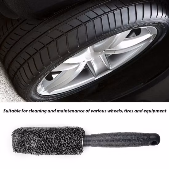 Escova de limpeza para rodas e aros de fácil alcance